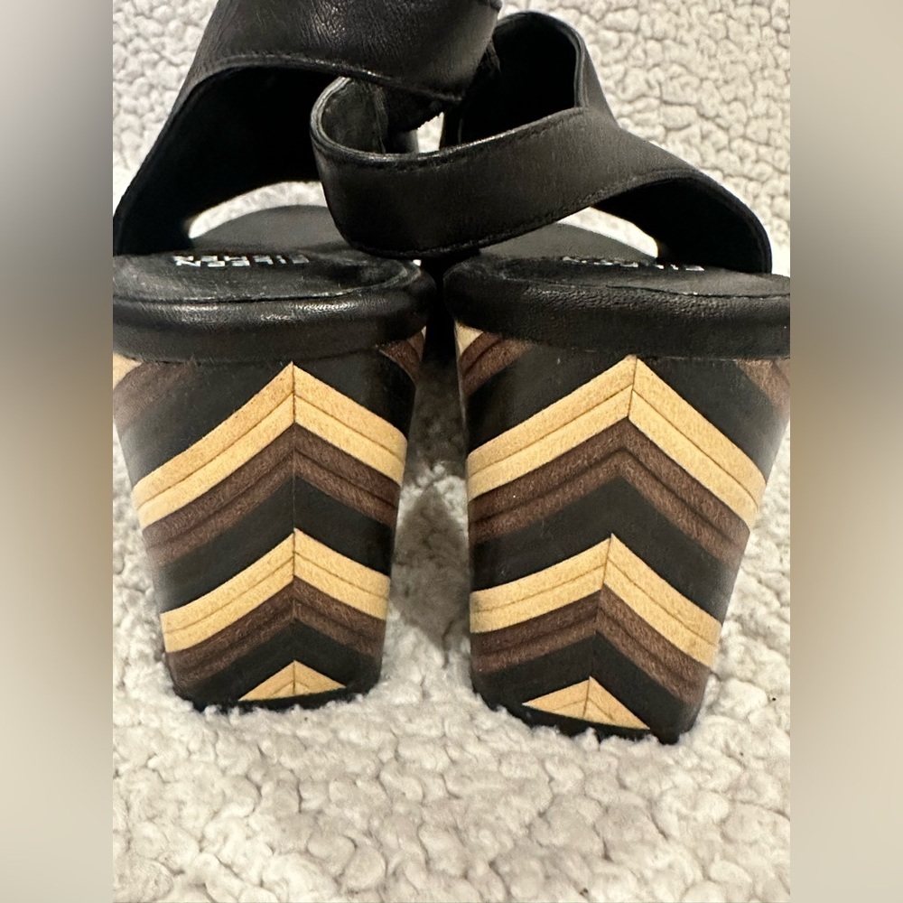 Eileen Fisher Bobbie Italian Leather Slingback Heels - Picture 5 of 14
